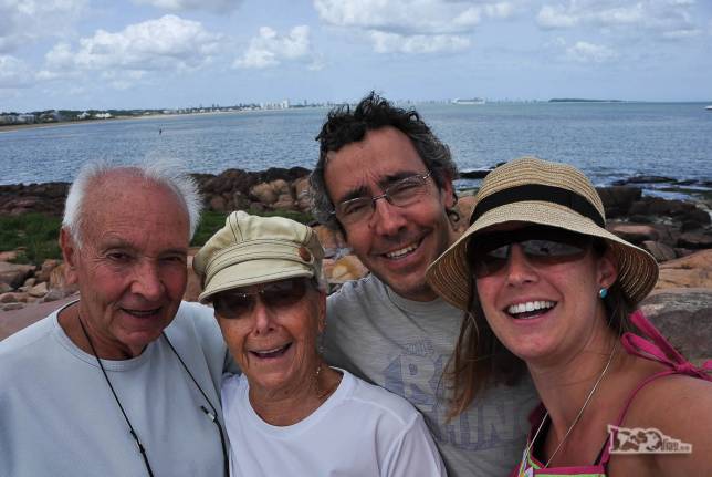 Chegando a Punta del Este, no litoral do Uruguai, uma selfie do 1000dias e seus hóspedes, o Joca e a Ixa, pais do Rodrigo